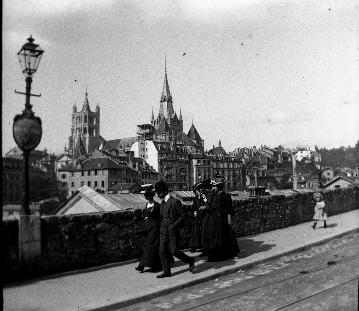 bruno paccard vintage - Lausanne 1904 couples-et-cathedrale